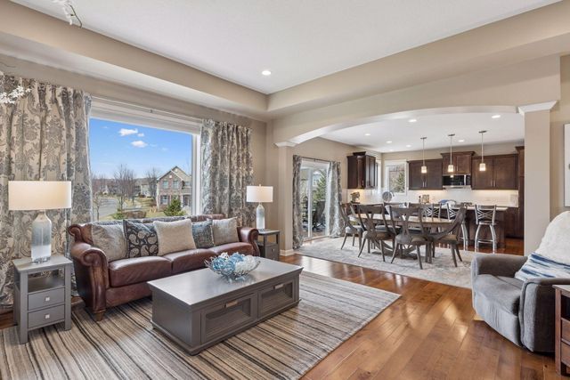 1372 Pleasant Lake Drive, Woodbury, MN 55129