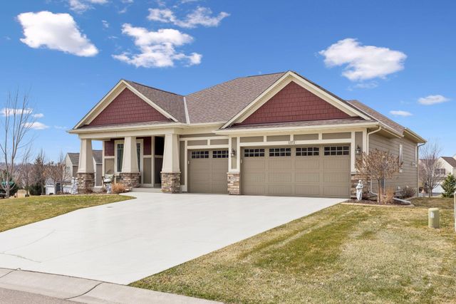 1372 Pleasant Lake Drive, Woodbury, MN 55129
