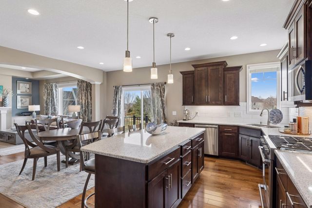 1372 Pleasant Lake Drive, Woodbury, MN 55129