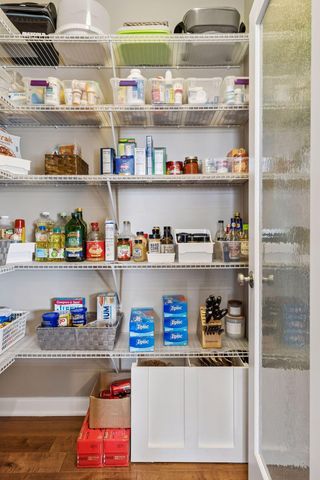 1372 Pleasant Lake Drive, Woodbury, MN 55129