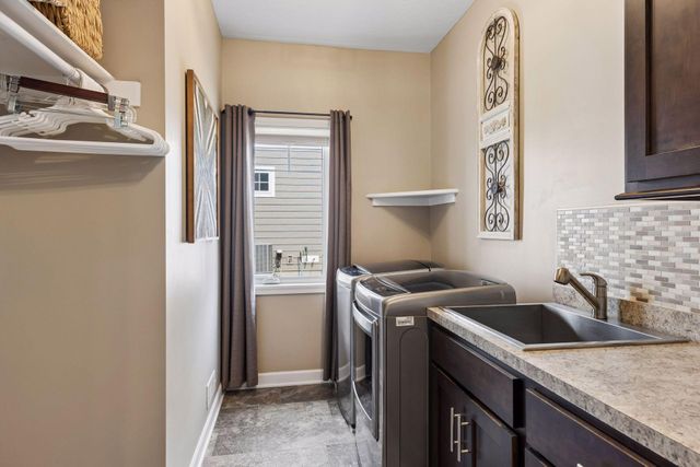 1372 Pleasant Lake Drive, Woodbury, MN 55129