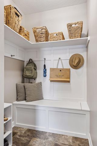 1372 Pleasant Lake Drive, Woodbury, MN 55129