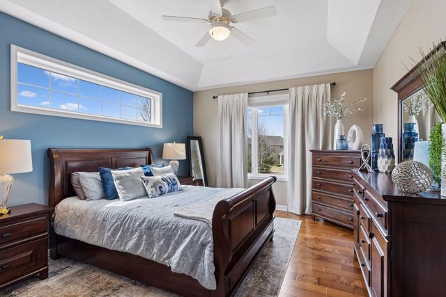 1372 Pleasant Lake Drive, Woodbury, MN 55129