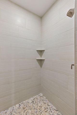 1372 Pleasant Lake Drive, Woodbury, MN 55129