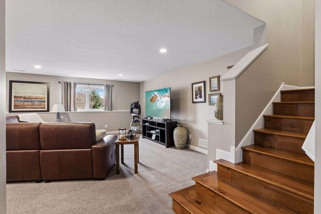 1372 Pleasant Lake Drive, Woodbury, MN 55129