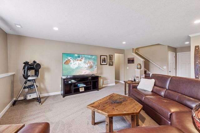 1372 Pleasant Lake Drive, Woodbury, MN 55129