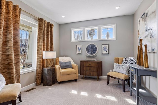 1372 Pleasant Lake Drive, Woodbury, MN 55129