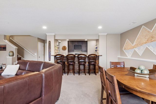 1372 Pleasant Lake Drive, Woodbury, MN 55129