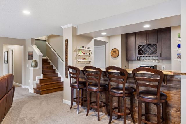 1372 Pleasant Lake Drive, Woodbury, MN 55129