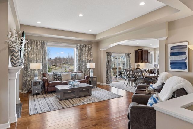 1372 Pleasant Lake Drive, Woodbury, MN 55129