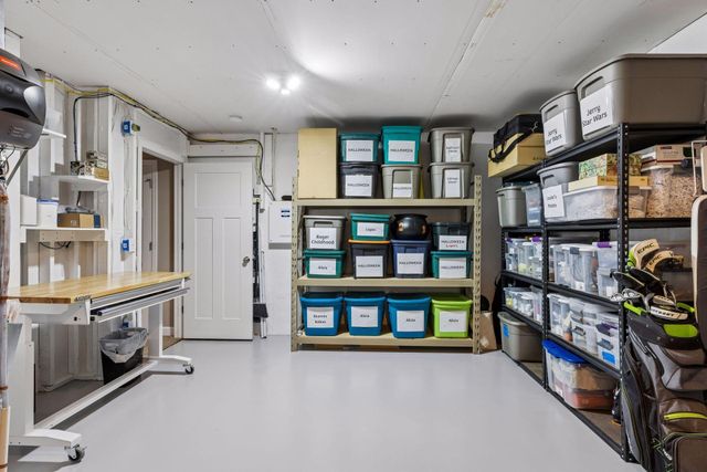 1372 Pleasant Lake Drive, Woodbury, MN 55129