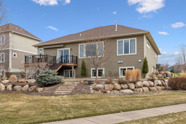 1372 Pleasant Lake Drive, Woodbury, MN 55129