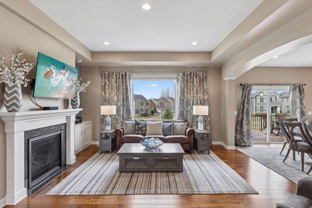 1372 Pleasant Lake Drive, Woodbury, MN 55129