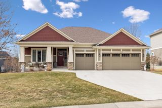 1372 Pleasant Lake Drive, Woodbury, MN 55129