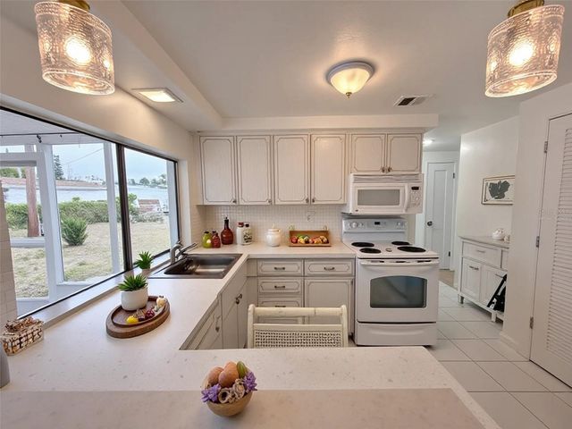 5027 MANOR DRIVE, New Port Richey, FL 34652