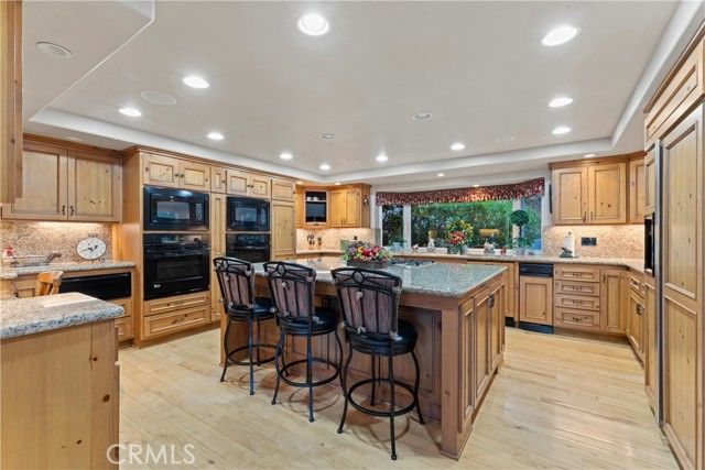 27772 Hamiltair Drive, Lake Arrowhead, CA 92352