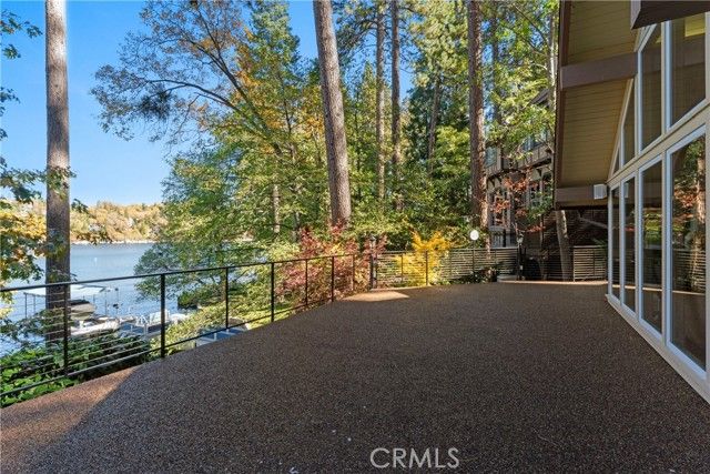27772 Hamiltair Drive, Lake Arrowhead, CA 92352