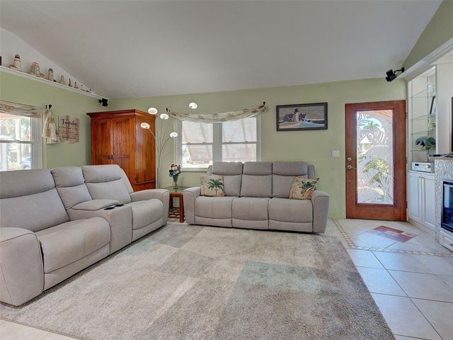 4527 103RD STREET W, Bradenton, FL 34210