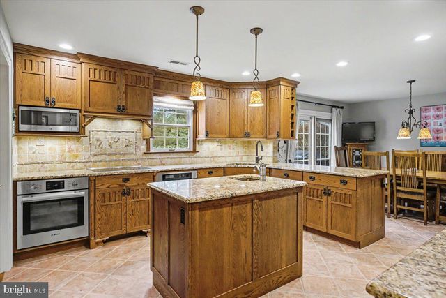 33 HIBISCUS CT, Doylestown, PA 18901