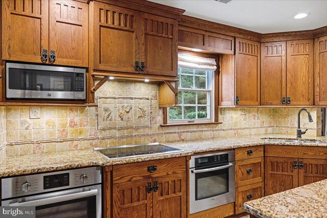 33 HIBISCUS CT, Doylestown, PA 18901