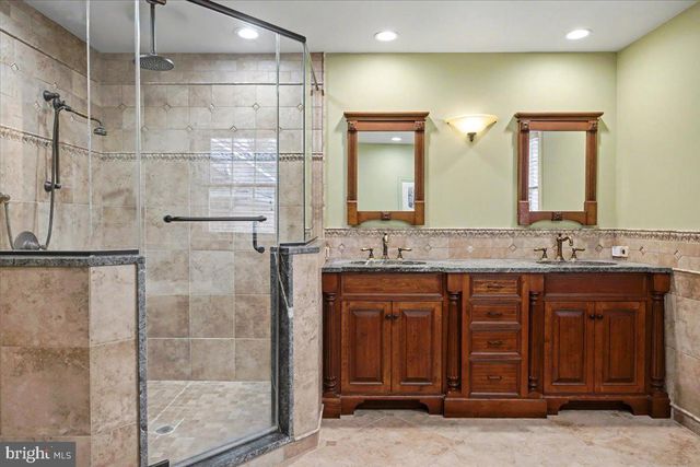 33 HIBISCUS CT, Doylestown, PA 18901