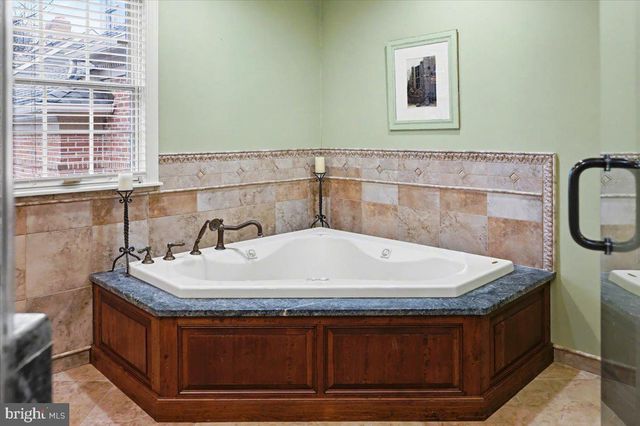 33 HIBISCUS CT, Doylestown, PA 18901