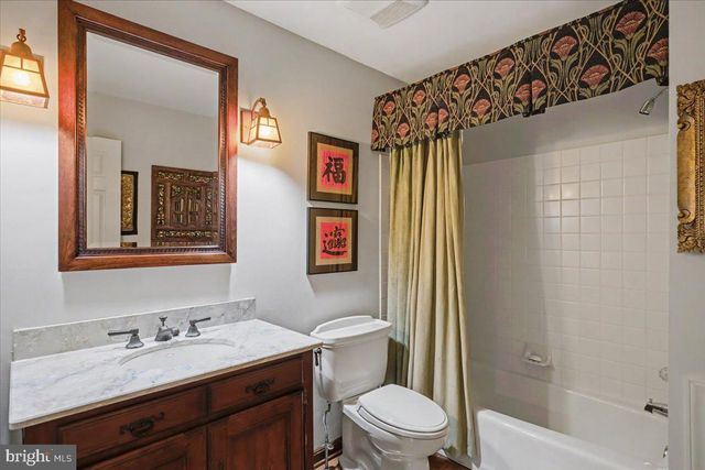 33 HIBISCUS CT, Doylestown, PA 18901