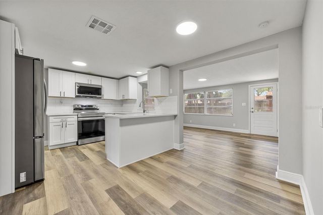 7151 PINEWOOD DRIVE, New Port Richey, FL 34652