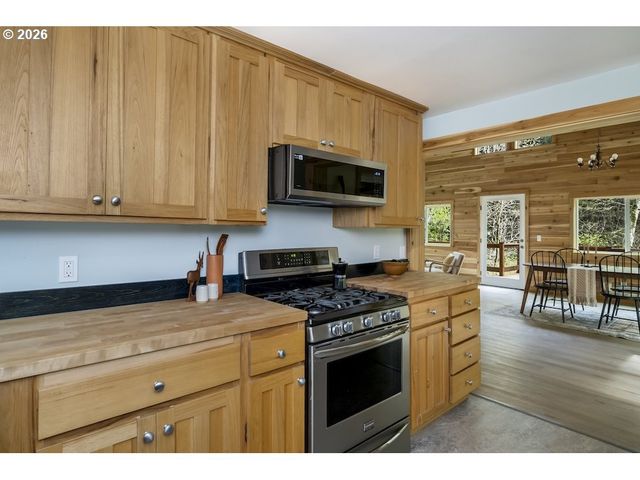 121 PACIFIC Rd, Stevenson, WA 98648