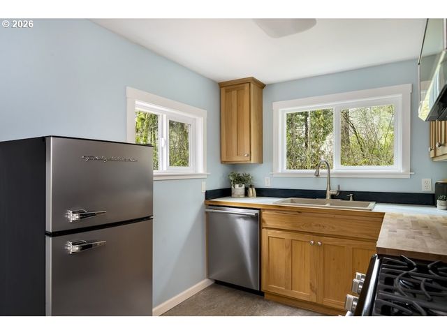 121 PACIFIC Rd, Stevenson, WA 98648