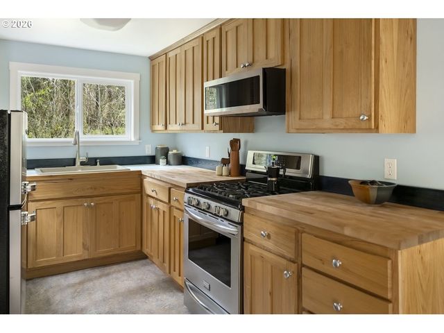 121 PACIFIC Rd, Stevenson, WA 98648