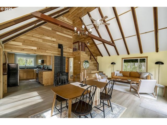 121 PACIFIC Rd, Stevenson, WA 98648