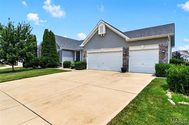 4425 Millcroft Drive, St Charles, MO 63304