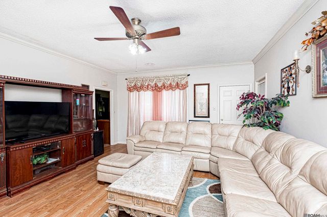12111 N Lake Sherwood Ave, Baton Rouge, LA 70816