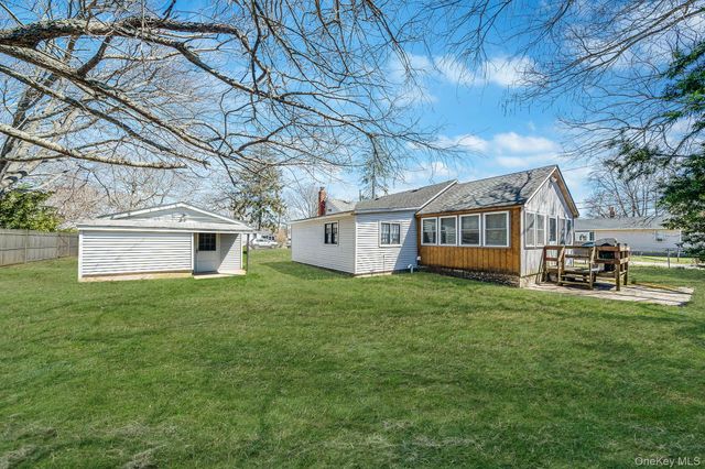 2 Roberts Avenue, Mastic Beach, NY 11951