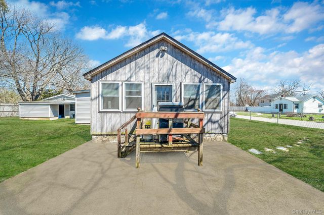 2 Roberts Avenue, Mastic Beach, NY 11951