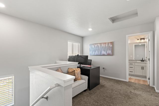 270 NW Greenwood Place, Waukee, IA 50263
