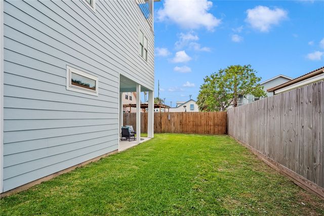 518 Aransas Channel, Port Aransas, TX 78373