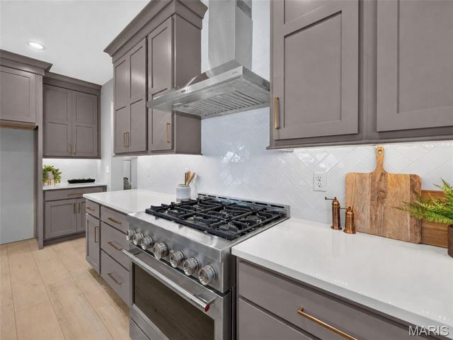 8737 Magdalen Avenue, St Louis, MO 63144