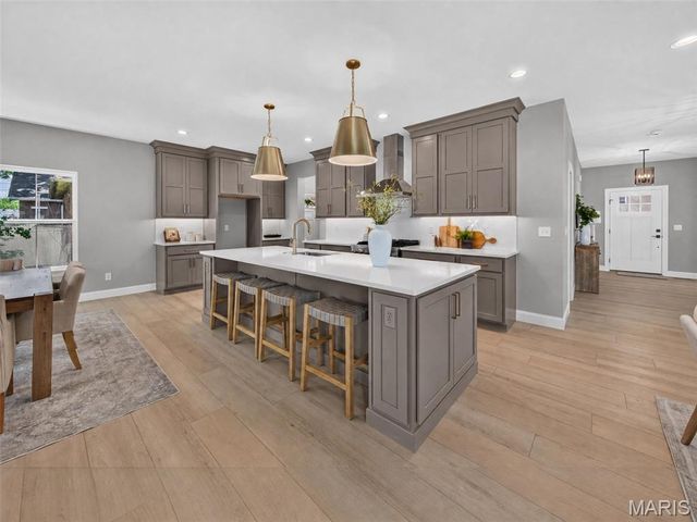 8737 Magdalen Avenue, St Louis, MO 63144
