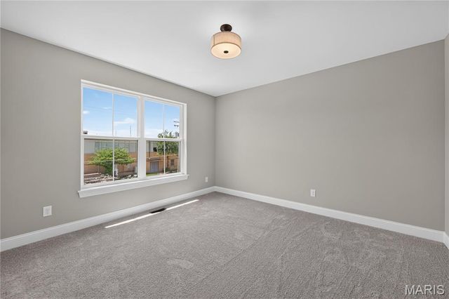 8737 Magdalen Avenue, St Louis, MO 63144
