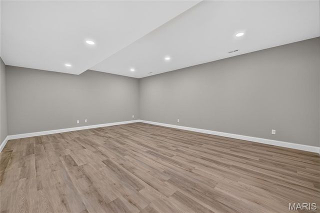 8737 Magdalen Avenue, St Louis, MO 63144