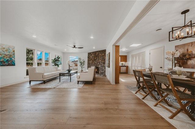 916 S 25th Place, Rogers, AR 72758