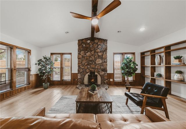 916 S 25th Place, Rogers, AR 72758