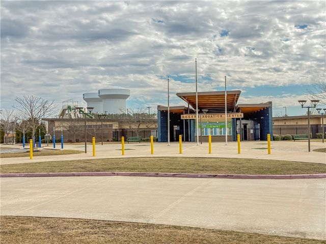 916 S 25th Place, Rogers, AR 72758