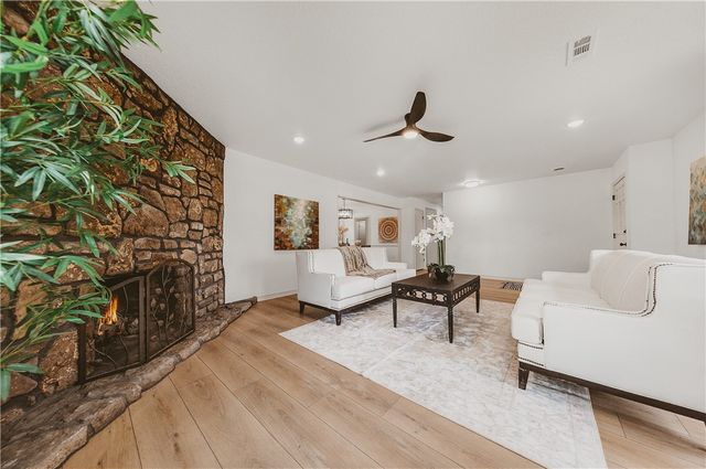 916 S 25th Place, Rogers, AR 72758