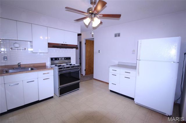 2324 Birch Drive, St Louis, MO 63125