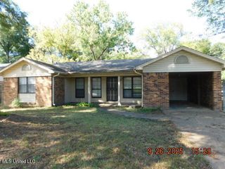 2042 Brookhaven Drive, Southaven, MS 38671