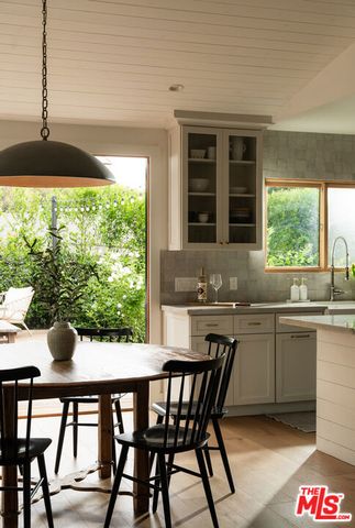 947 Palermo Drive, Santa Barbara, CA 93105