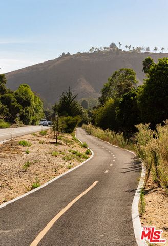 947 Palermo Drive, Santa Barbara, CA 93105